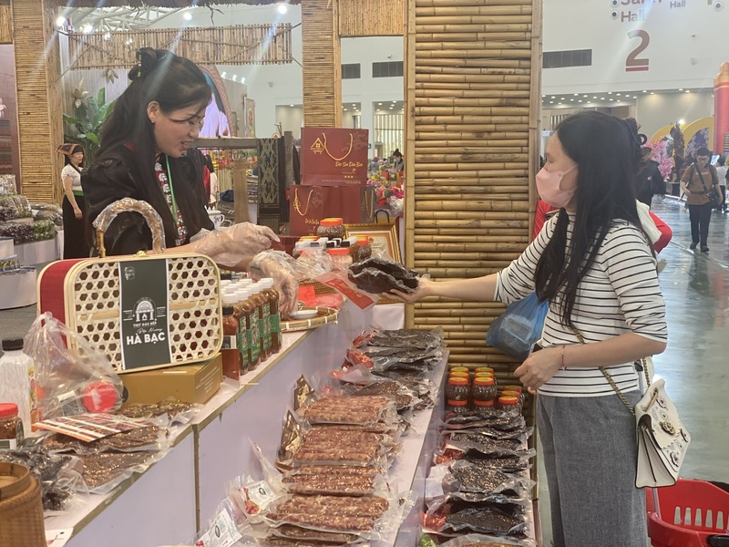 Khu thương mại “Mega Zone”